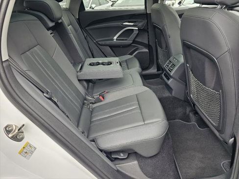 Used 2025 Audi Q5 Premium w/ Convenience Package image 6