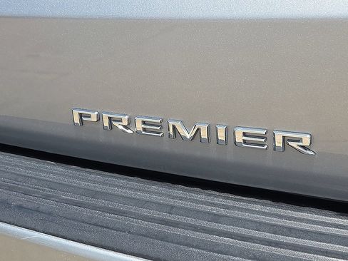 Used 2024 Chevrolet Tahoe Premier RWD image 9