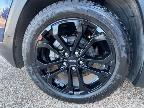 Used 2022 GMC Terrain SLT w/ Infotainment Package II image 38