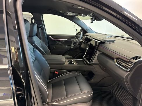 Used 2025 GMC Acadia Denali w/ LPO, Cargo Package image 38