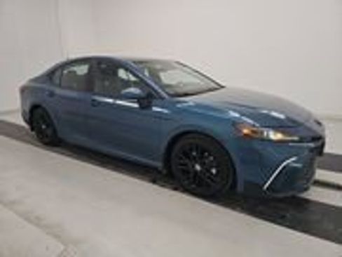 Certified 2025 Toyota Camry SE FWD image 3