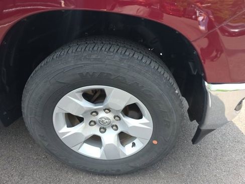 Used 2023 RAM 1500 Big Horn AWD/4WD image 4