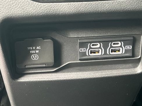 New 2025 Jeep Grand Cherokee Altitude image 17