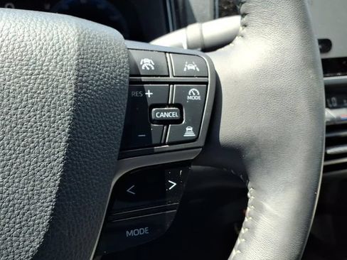 Used 2025 Toyota Camry XLE AWD/4WD image 22