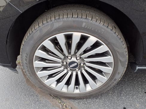 Used 2024 Lincoln Navigator Reserve AWD/4WD image 21