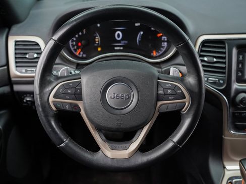 Used 2017 Jeep Grand Cherokee Laredo image 27