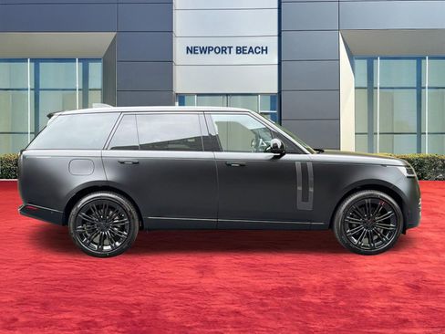 New 2026 Land Rover Range Rover Long Wheelbase SE image 9