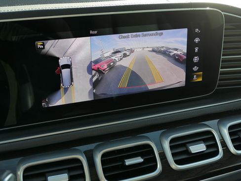 Used 2023 Mercedes-Benz GLS 450 4MATIC image 22