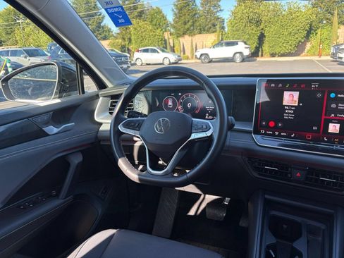 Used 2026 Volkswagen Tiguan SE AWD/4WD image 36