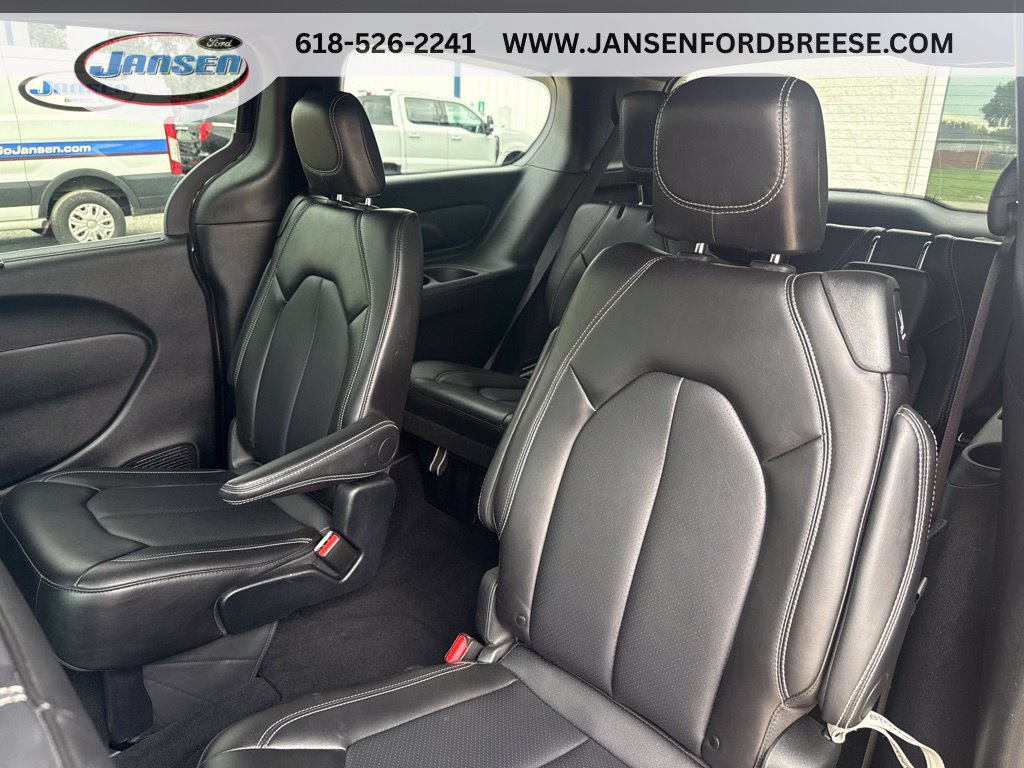 Used 2025 Chrysler Pacifica Select FWD image 26