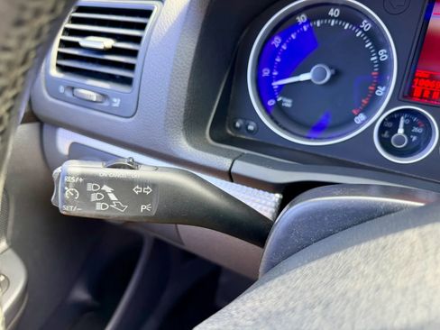 Used 2008 Volkswagen R32 AWD/4WD image 30