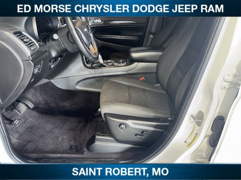 Used 2019 Jeep Grand Cherokee Laredo AWD/4WD image 27