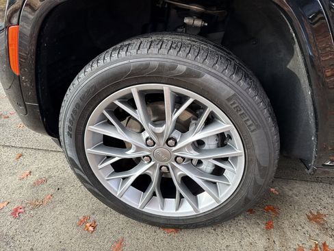 Used 2023 Jeep Grand Cherokee Summit w/ Adv Protech Group IV image 11