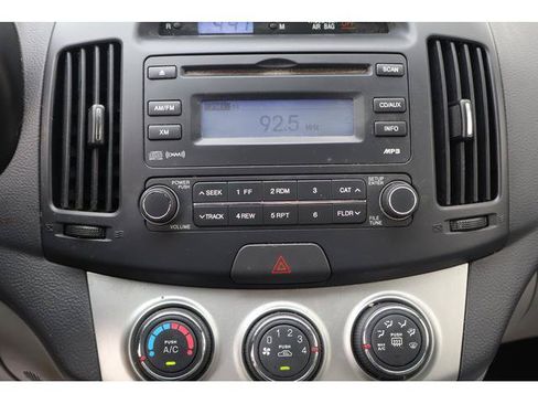 Used 2010 Hyundai Elantra GLS FWD image 12