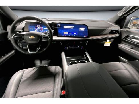 New 2026 Chevrolet Suburban LS image 6