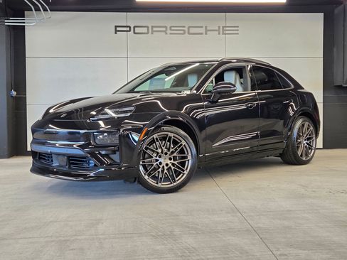New 2026 Porsche Macan Turbo Electric AWD/4WD image 1