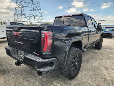 Used 2024 GMC Sierra 2500 AT4 w/ AT4 Premium Plus Package AWD/4WD image 4