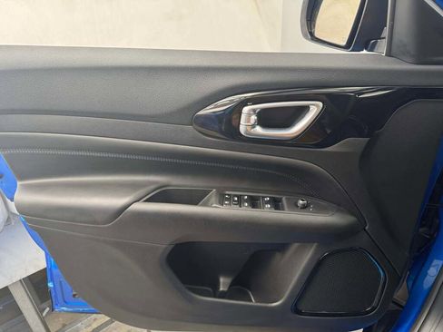 New 2026 Jeep Compass Limited image 25