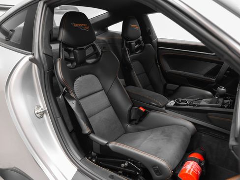 Certified 2024 Porsche 911 GT3 RS RWD image 32