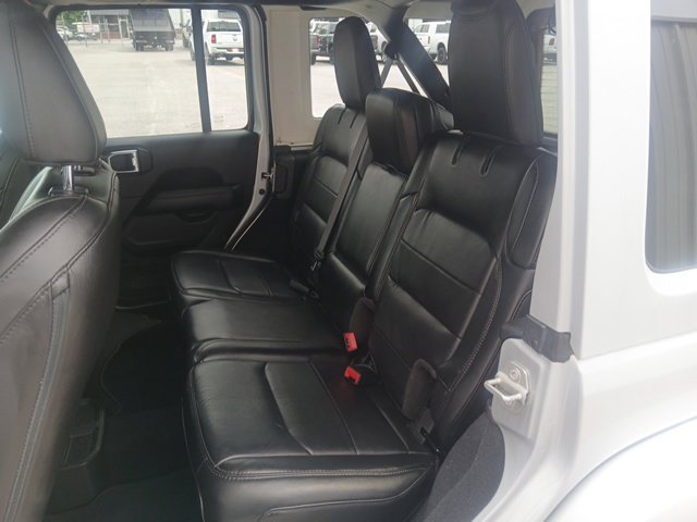 Used 2023 Jeep Wrangler Unlimited Sahara AWD/4WD image 14