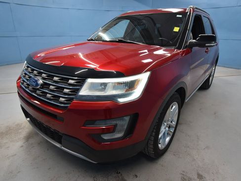 Used 2017 Ford Explorer XLT w/ Equipment Group 202A image 32