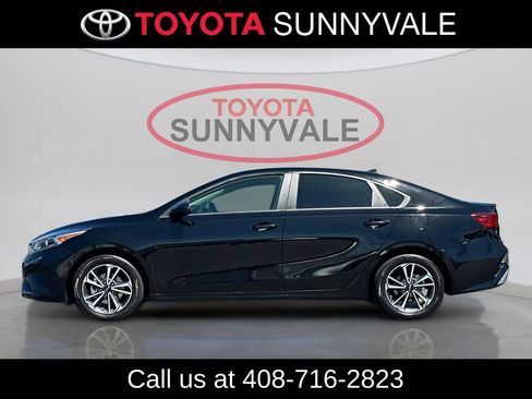 Used 2023 Kia Forte LXS FWD image 6
