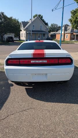 Used 2013 Dodge Challenger SXT RWD image 6