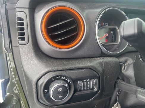 Used 2021 Jeep Gladiator Mojave image 12