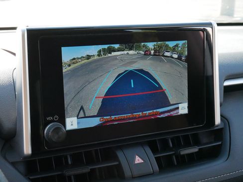 Certified 2025 Toyota RAV4 LE AWD/4WD image 30
