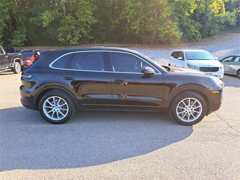 Used 2024 Porsche Cayenne image 6