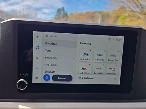 Used 2024 Toyota Tacoma TRD Off-Road image 5