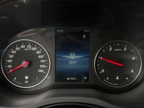 Used 2025 Mercedes-Benz Sprinter 2500 image 17