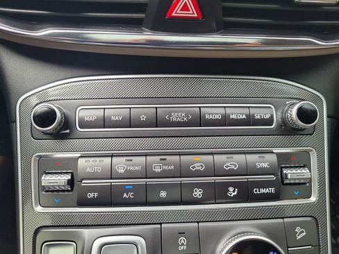 Used 2023 Hyundai Santa Fe Limited AWD/4WD image 24