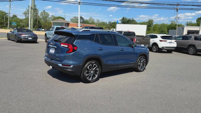 Certified 2024 GMC Terrain SLT w/ Infotainment Package II AWD/4WD image 8