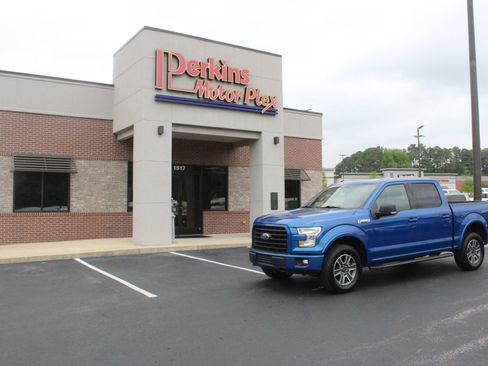 Used 2017 Ford F150 XLT w/ Equipment Group 302A Luxury AWD/4WD image 37