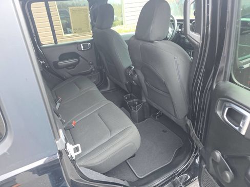 Used 2018 Jeep Wrangler Unlimited Sport AWD/4WD image 13
