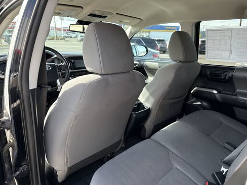 Used 2019 Toyota Tacoma SR5 AWD/4WD image 13
