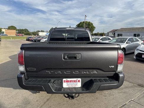 Used 2020 Toyota Tacoma 4x4 Double Cab image 6