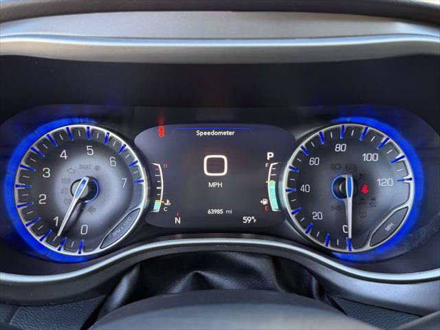 Used 2024 Chrysler Pacifica Touring-L FWD image 26