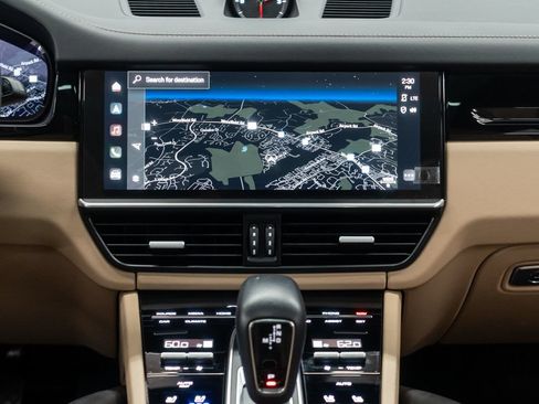 Used 2023 Porsche Cayenne Platinum Edition AWD/4WD image 22