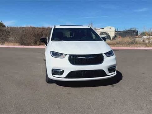 New 2025 Chrysler Pacifica Select w/ Uconnect Theater Family Group image 3