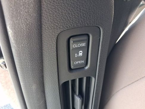 Used 2019 Honda Odyssey EX image 21