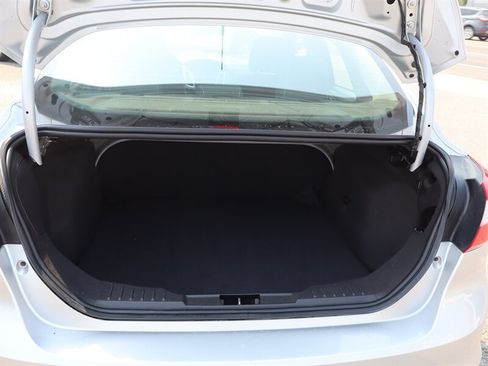 Used 2013 Ford Focus SE FWD image 13