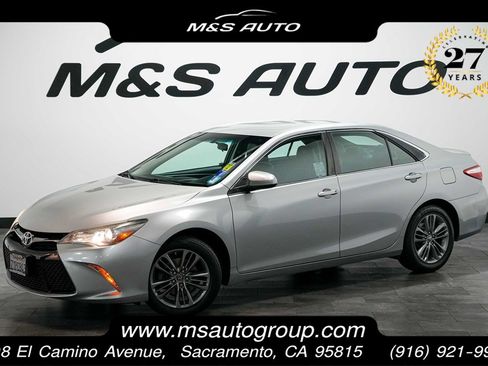 Used 2016 Toyota Camry SE FWD image 1