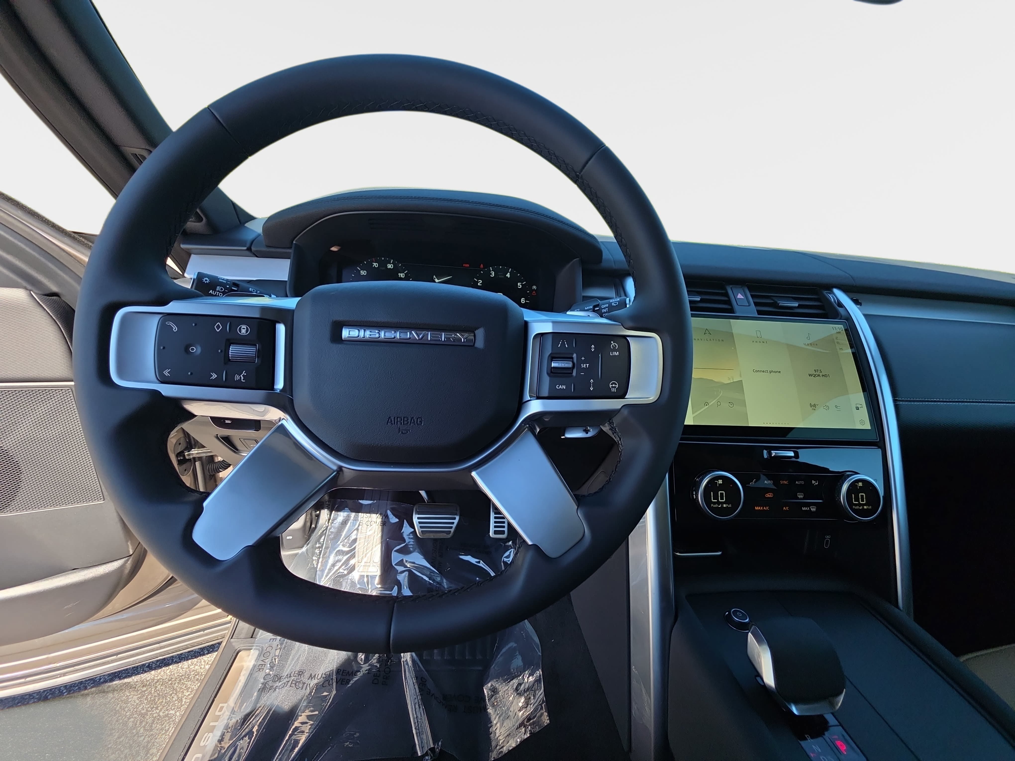 New 2026 Land Rover Discovery Dynamic SE AWD/4WD image 16