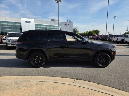 Used 2025 Jeep Grand Cherokee L Altitude AWD/4WD image 14
