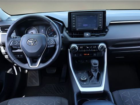Certified 2021 Toyota RAV4 XLE w/ Convenience Package AWD/4WD image 16