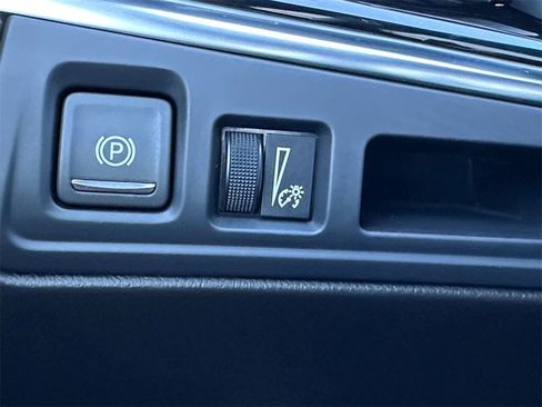 Used 2024 Cadillac XT6 Sport image 19