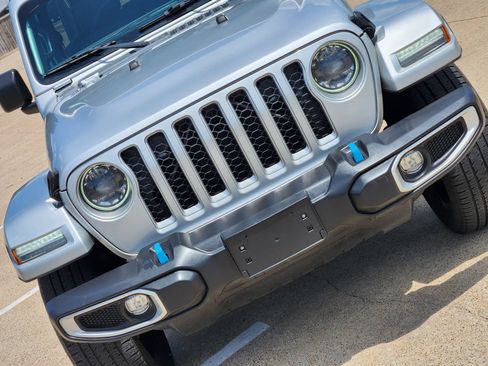 Used 2023 Jeep Wrangler Unlimited Sahara w/ Cold Weather Group AWD/4WD image 14