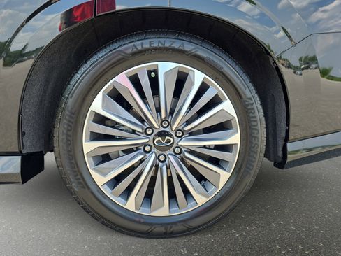 Used 2025 INFINITI QX80 Sensory AWD/4WD image 36